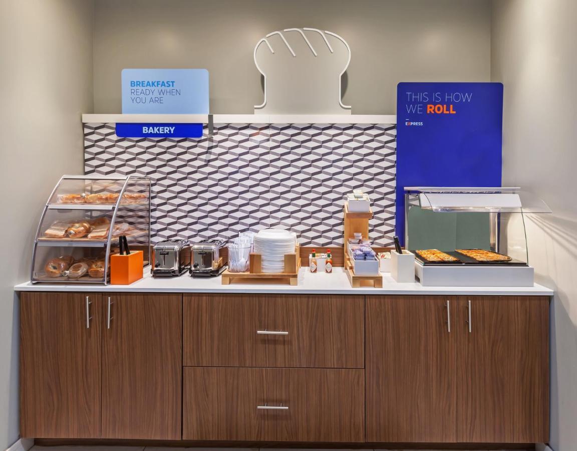 Holiday Inn Express & Suites Tulsa South - Woodland Hills By Ihg Extérieur photo